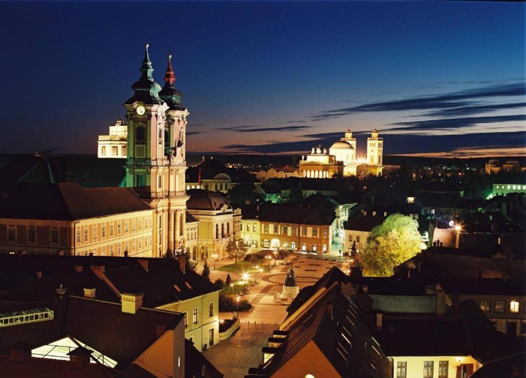 Fortuna Apartman Mini Эгер Экстерьер фото